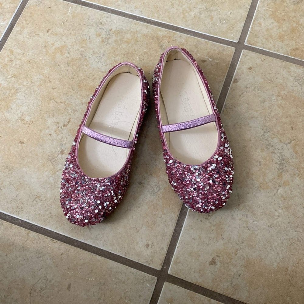 Dress shoes with sparkles.